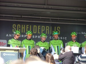 Peter Sagan keeps his hand in between Monuments